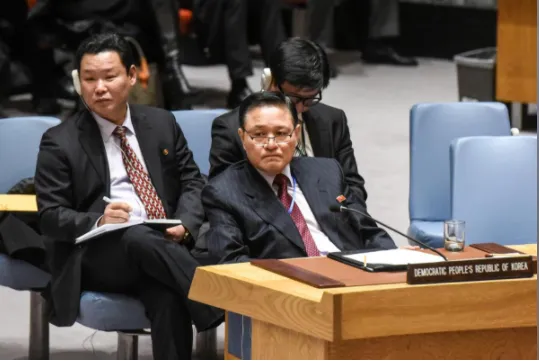 Đại sứ Triều Tiên tại LHQ Ja Song-nam tại cuộc họp của Hội đồng Bảo an LHQ về chương trình hạt nhân, tên lửa Triều Tiên tại New York (Mỹ), ngày 15-12. Ảnh: REUTERS