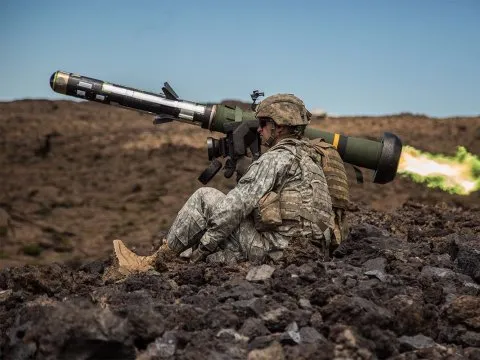 Lính Mỹ bắn tên lửa chống tăng Javelin trong một cuộc tập trận. Ảnh: BUSINESS INSIDER