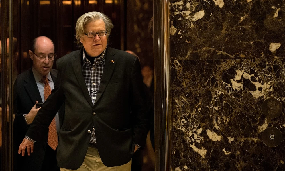 Ông Steve Bannon tại cao ốc Trump Tower ngày 11-11-2016. Ảnh: AFP