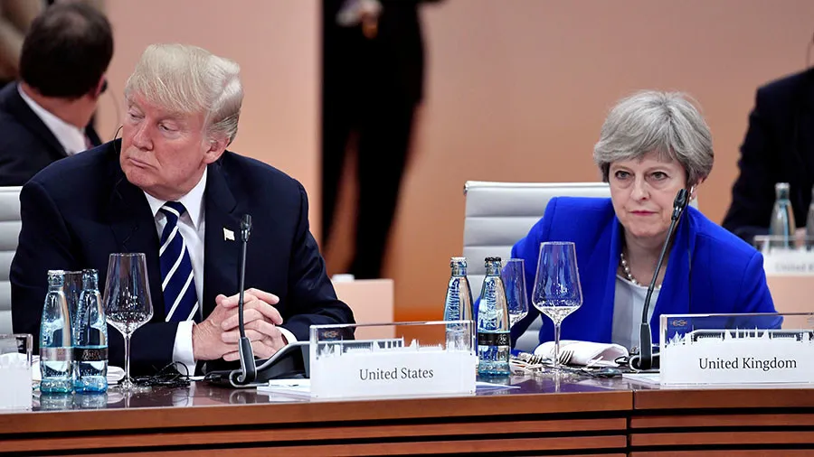 Tổng thống Mỹ Donald Trump và Nữ Thủ tướng Anh Theresa May đã có hàng loạt tranh cãi thời gian qua. Ảnh: REUTERS