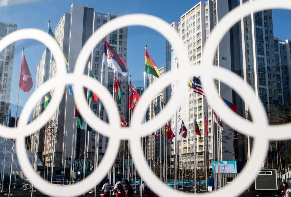 Biểu tượng Olympic ở làng Thế vận hội ở Pyeongchang, tỉnh Gangwon (Hàn Quốc). Ảnh: GETTY IMAGES