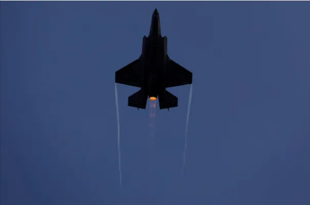 Máy bay chiến đấu tàng hình F-35. Ảnh: REUTERS