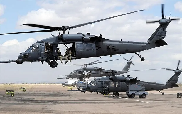 Trực thăng quân sự HH-60 Pave Hawk của Mỹ. Ảnh TELEGRAPH