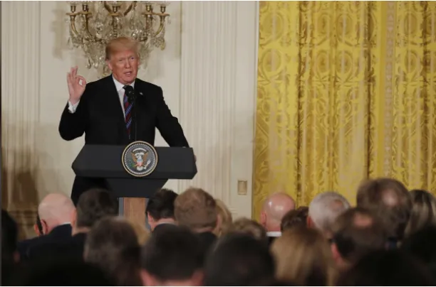 Tổng thống Mỹ Donald Trump trong cuộc họp báo chung với các Tổng thống Raimonds Vejonis của Latvia, Kersti Kaljulaid của Estonia, Dalia Grybauskaite của Lithuania tại Nhà Trắng ngày 3-4. Ảnh: REUTERS