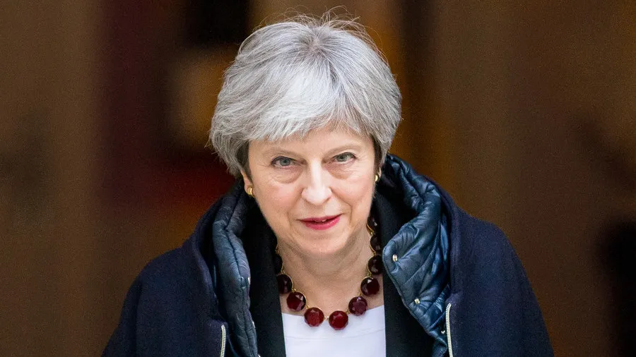 Thủ tướng Anh Theresa May họp khẩn nội các bàn quyết định về Syria. Ảnh: GLP