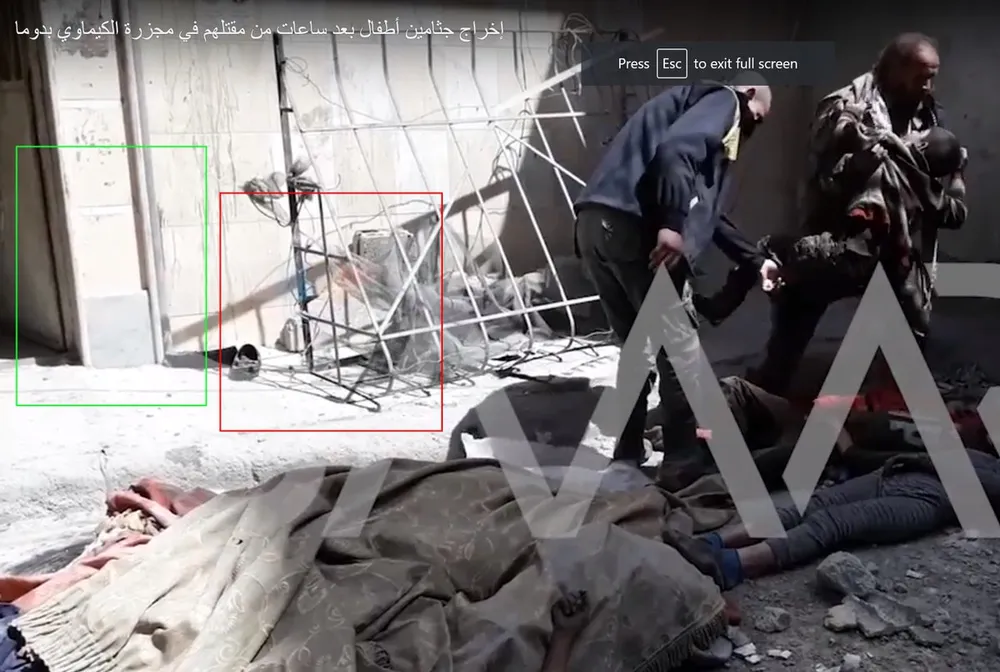 Ông Higgins dựa vào các dấu hiệu giống nhau trong tòa nhà để xác minh các video, hình ảnh về vụ tấn công mà các tổ chức dân sự và Bộ Ngoại giao Nga thực hiện ở cùng địa điểm. Ảnh: TWITTER