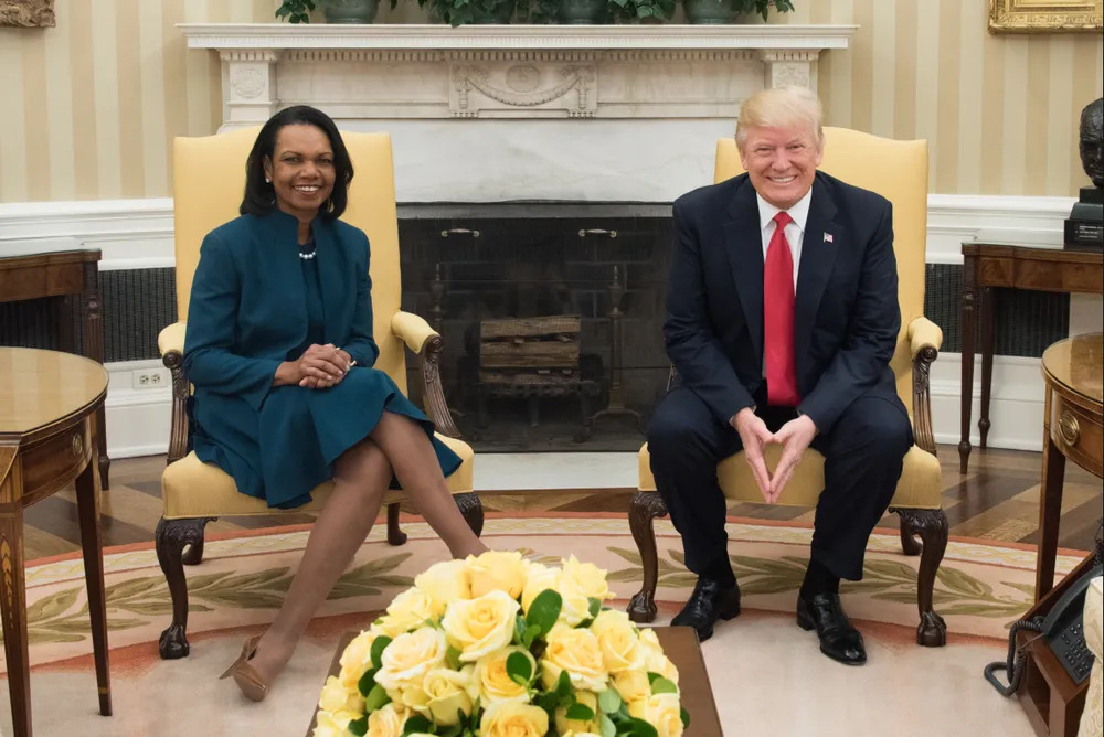 Cựu Ngoại trưởng Mỹ Condoleezza Rice trong lần gặp Tổng thống Mỹ Donald Trump tại Nhà Trắng ngày 31-3-2017. Ảnh: WIKIPEDIA