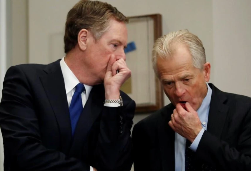 Đại diện thương mại Mỹ Robert Lighthizer (trái) và Cố vấn chính sách kinh tế Nhà Trắng Larry Gudlow có mặt trong phái đoàn Mỹ đàm phán với Trung Quốc ngày 3-3. Ảnh: REUTERS