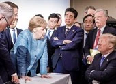 Sự thật đằng sau bức ảnh ông Trump đối đầu các lãnh đạo G7