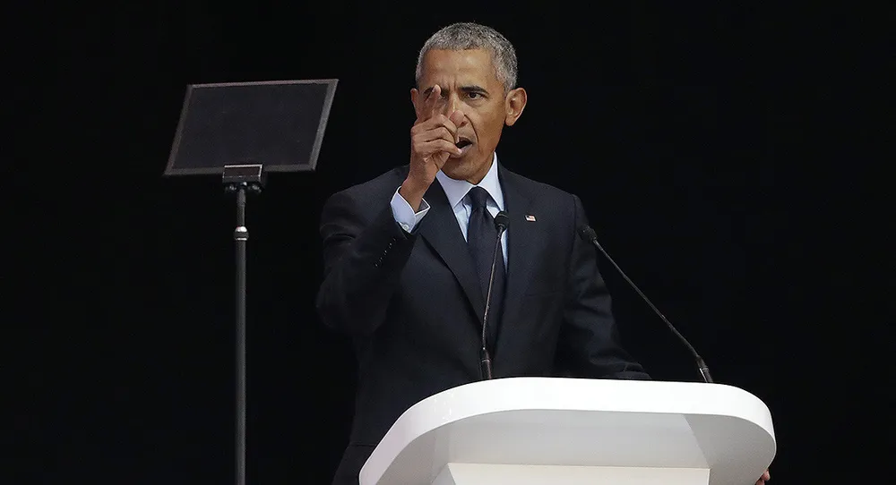 Cựu Tổng thống Mỹ Barack Obama phát biểu tại TP Johannesburg ngày 17-7, rằng mọi người đang sống trong thời kỳ lạ lùng và bất ổn. Ảnh: AP