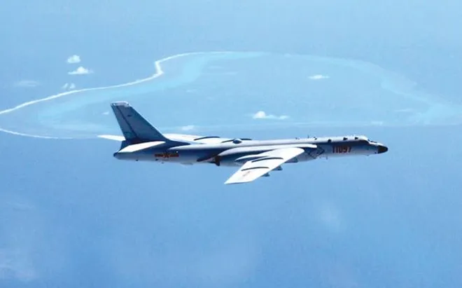 Máy bay ném bom H-6K của Trung Quốc từng được triển khai bay trên biển Đông. Ảnh: AFP