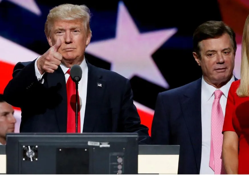 Ông Manafort (phải) và ông Trump thời còn làm việc chung. Ảnh: REUTERS