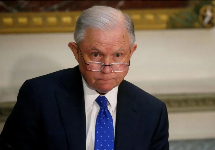 Bộ trưởng Tư pháp Mỹ Jeff Sessions trong một cuộc họp Ủy ban Liên bang về An toàn trường học tại Nhà Trắng ngày 16-8. Ảnh: REUTERS
