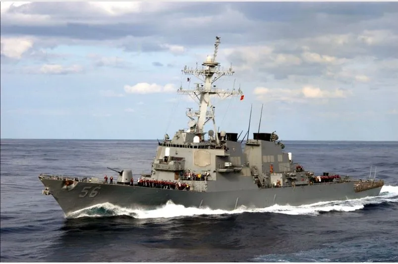 Tàu khu trục tên lửa USS John S. McCain. Ảnh: REUTERS