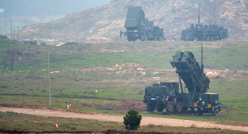 Xe phóng tên lửa đất đối không Patriot tại TP Kahramanmaras (Thổ Nhĩ Kỳ) năm 2013. Ảnh: AP