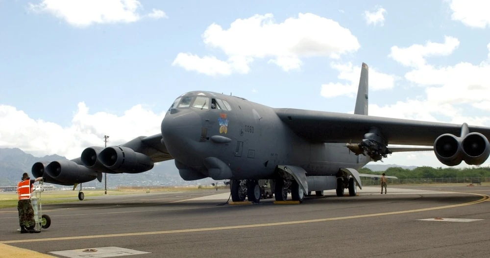 Máy bay ném bom B-52 của Mỹ. Ảnh: DEFENSE NEWS