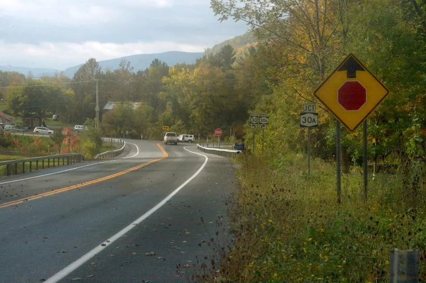 Giao lộ 30 với 30A ở thị trấn Schoharie nổi tiếng nguy hiểm. Ảnh: DAILY GAZETTE