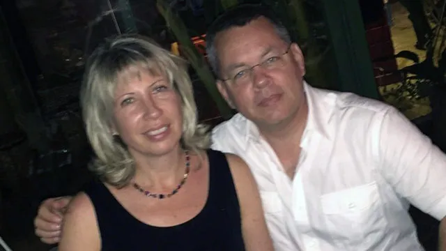 Vợ chồng mục sư người Mỹ Andrew Brunson. Ảnh: CNN