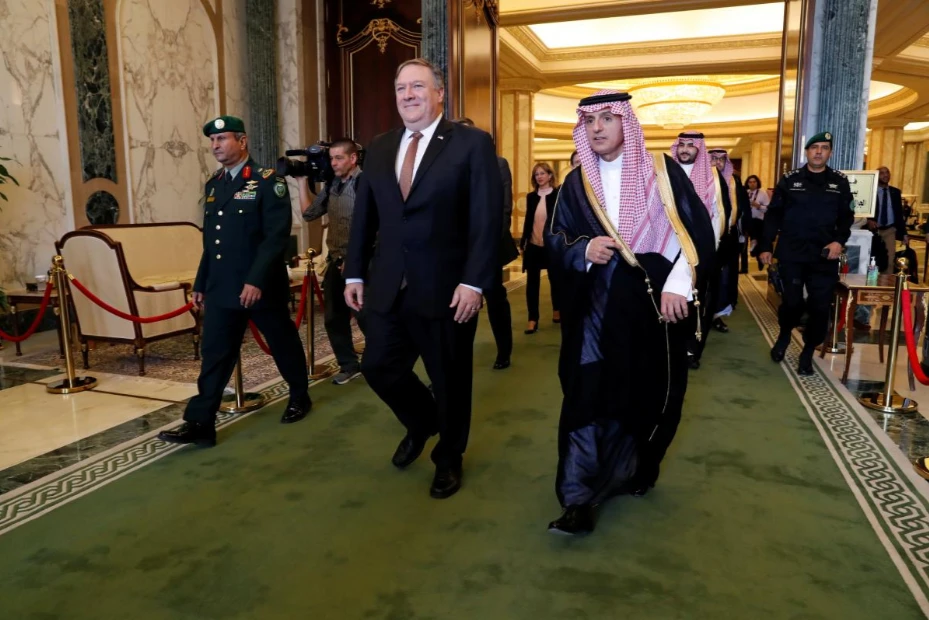 Ngoại trưởng Mỹ Mike Pompeo gặp Ngoại trưởng Saudi Arabia Adel Al- Jubeir ngày 16-10. Ảnh: REUTERS