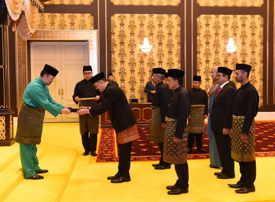 Ông Rusdi Kirana với vai trò đại sứ Indonesia trình giấy ủy nhiệm với Quốc vương Malaysia Muhammad V. Ảnh: KEMLU.GOV