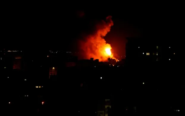 Một trận không kích của Israel ở dải Gaza hồi tháng 10. Ảnh: HAARETZ