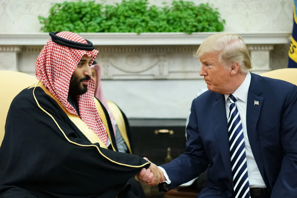 Tổng thống Mỹ Donald Trump (phải) tiếp Thái tử Mohammed bin Salman của Saudi Arabia tại Nhà Trắng đầu năm nay. Ảnh: POLITICO