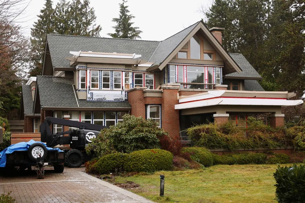 Canada chưa thể quyết cho bà Mạnh Vãn Châu tại ngoại hay không ảnh 3 Một ngôi nhà của gia đình bà Mạnh ở Vancouver, tỉnh bang British Columbia (Canada). Ảnh: REUTERS