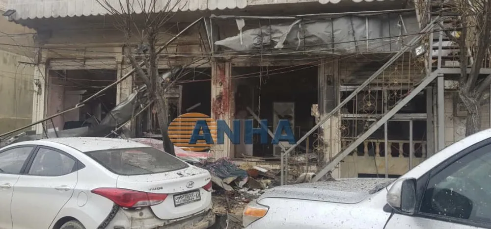 Hiện trường vụ nổ bom ở Manbij (Syria) ngày 16-1. A3nhL TWITTER