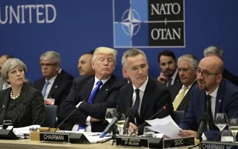 Tổng thống Mỹ Donald Trump (thứ hai bên trái sang) từng nhiều lần đe dọa rút quân khỏi NATO. Ảnh: AP