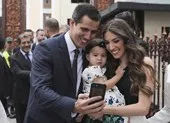 Venezuela đưa xe tăng, pháo hạng nặng tới biên giới Colombia ảnh 4 Ông Maduro ngưng trục xuất ngoại giao, mở cửa đối thoại với Mỹ