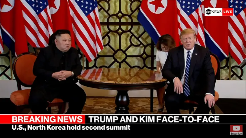 Tổng thống Mỹ Donald Trump và lãnh đạo Triều Tiên Kim Jong-un trong kỳ thượng đỉnh thứ hai ở Hà Nội ngày 28-2. Ảnh: chụp từ màn hình ABC NEWS