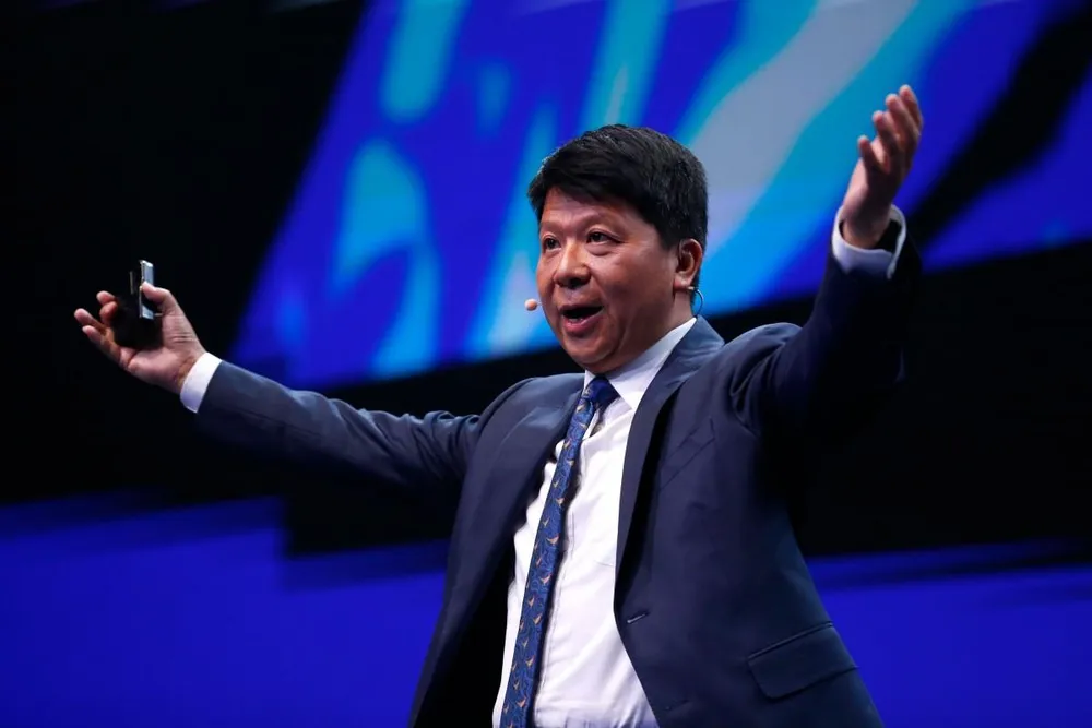Chủ tịch Huawei Guo Ping phát biểu tại một sự kiện thương mại ở Tây Ban Nha tháng trước. Ảnh: AFP