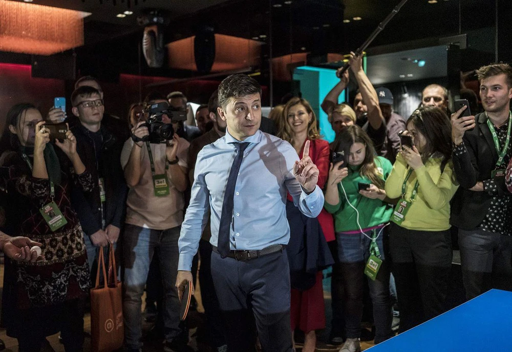 Diễn viên hài Volodymyr Zelenskiy có một chiến dịch vận động tranh cử độc đáo. Ảnh: GETTY IMAGES