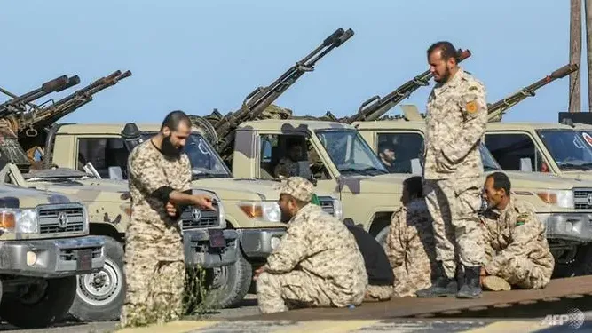 Lính LNA của Tướng Khalifa Haftar tiến về Tripoli. Ảnh: AFP