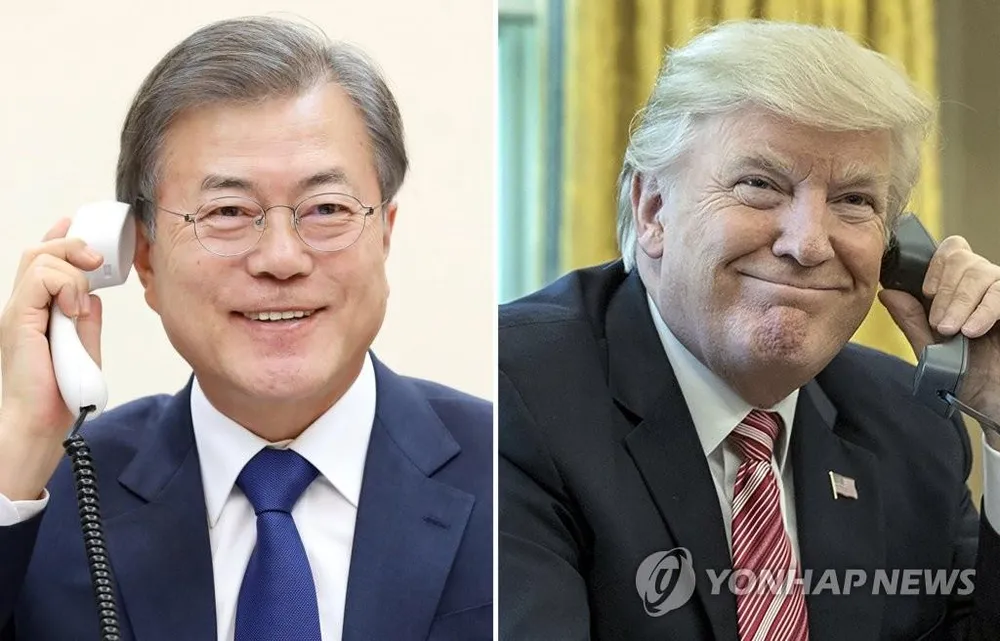 Tổng thống Hàn Quốc Moon Jae-in (trái) và Tổng thống Mỹ Donald Trump (phải) vừa có cuộc điện đàm lần thứ 21. Ảnh: YONHAP