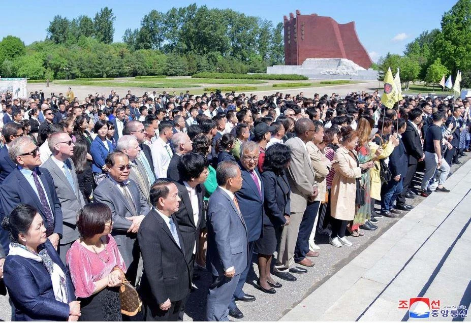 Mọi người tham gia Hội chợ Thương mại Quốc tế Mùa xuân Bình Nhưỡng lần thứ 22 khai mạc ngày 20-5 ở Bình Nhưỡng (Triều Tiên). Ảnh: KCNA