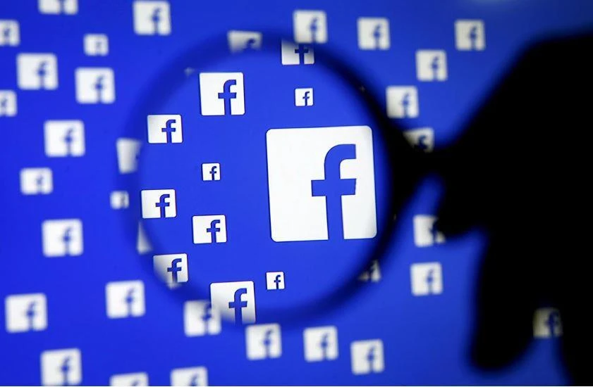 Giá cổ phiếu Facebook giảm 7,5% trong ngày 3-6 sau khi có thông tin sắp bị chính phủ Mỹ điều tra. Ảnh: REUTERS