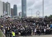 Hong Kong: Đường sá bị chặn, các nhà lập pháp không thể đi họp ảnh 14 Hong Kong: Hàng ngàn người đổ ra đường biểu tình đợt hai