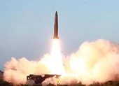 Mỹ-Hàn tập trận chung, Triều Tiên liền phóng 2 tên lửa