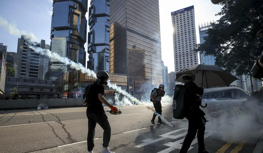 Người Hong Kong tìm sang Đài Loan vì quan ngại với tương lai TP này. Ảnh: SCMP