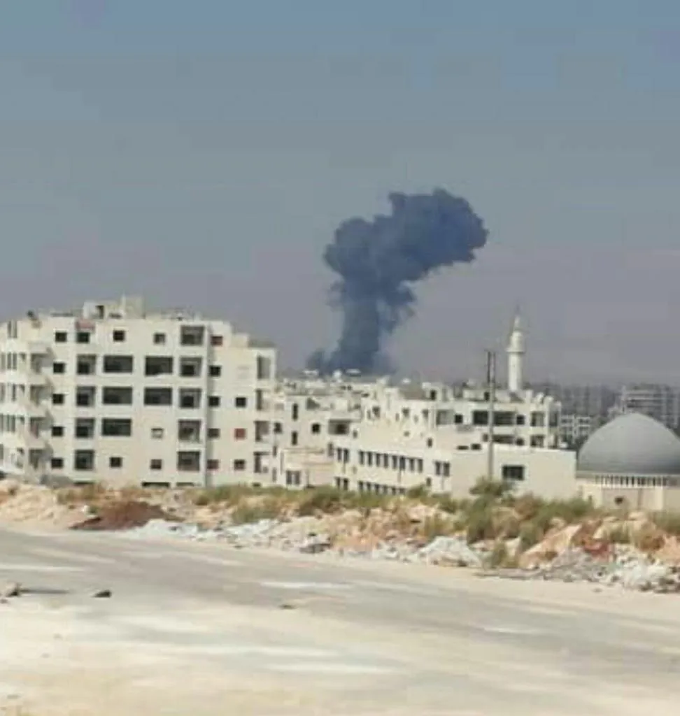 Hình ảnh Mỹ không kích tại tỉnh Idlib (Syria) xuất hiện trên Twitter.