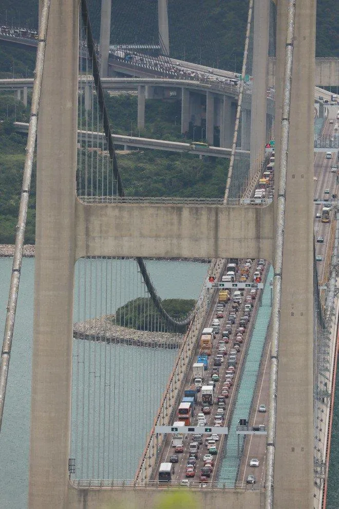 Giao thông Hong Kong tê liệt trong ngày biểu tình 1-9. Ảnh: SCMP