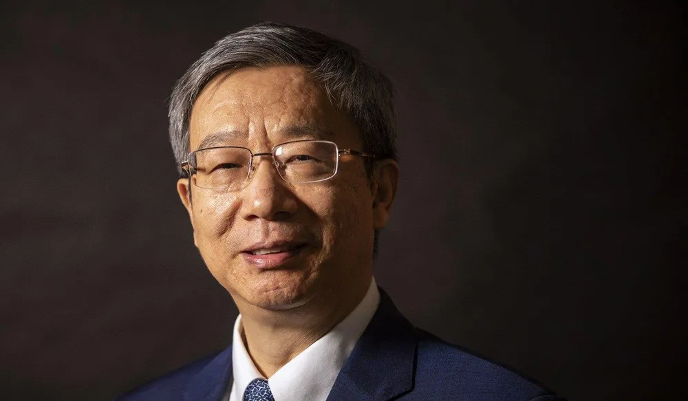 Thống đốc Ngân hàng trung ương Trung Quốc Dịch Cương thăm tỉnh Quảng Đông tháng trước. Ảnh: BLOOMBERG