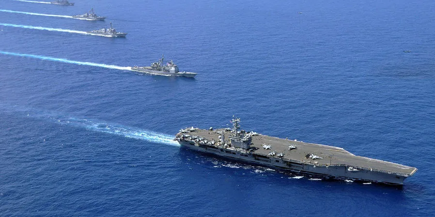 Đội tàu Mỹ trong một lần di chuyển trên biển Đông. Ảnh: SPUTNIK