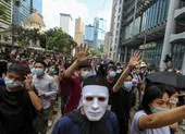 Hong Kong: Xuống đường phản đối cấm mang mặt nạ biểu tình
