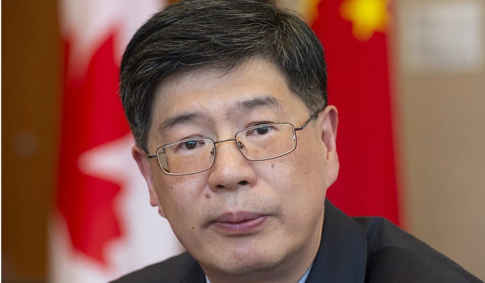 Đại sứ Trung Quốc tại Canada Cong Peiwu cảnh cáo Canada đừng đi theo bước chân của Mỹ mà thông qua luật nhân quyền và dân chủ Hong Kong. Ảnh: AP