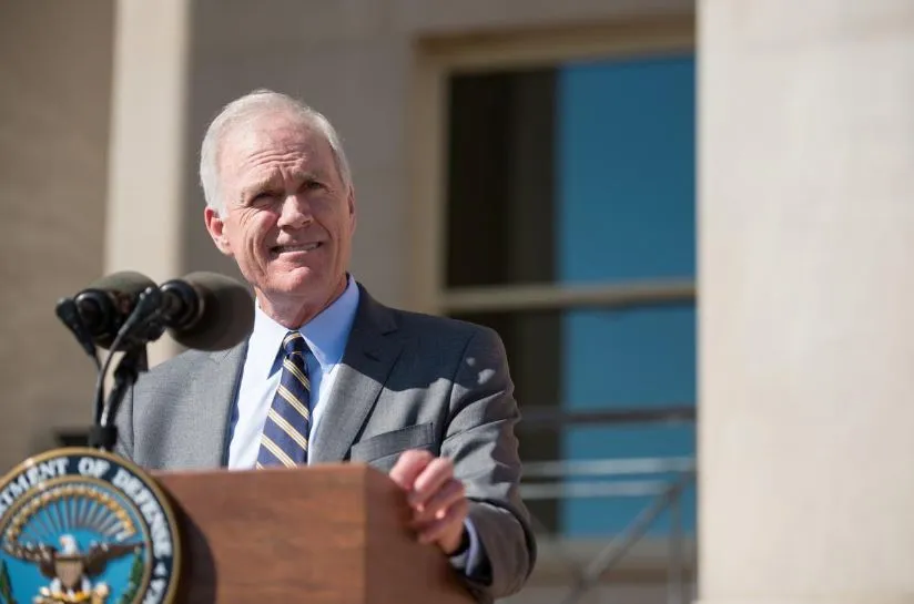 Bộ trưởng Hải quân Mỹ Richard V. Spencer phát biểu sau khi tuyên thệ nhậm chức tại Bộ Quốc phòng ngày 7-9-2017. Ảnh: REUTERS