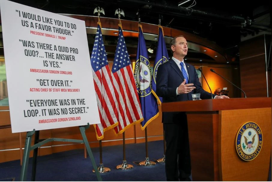 Chủ tịch Ủy ban Tình báo Hạ viện – nghị sĩ Dân chủ Adam Schiff sau khi công bố báo cáo điều tra luận tội Tổng thống Donald Trump, tại Quốc hội ngày 3-12. Ảnh: REUTERS