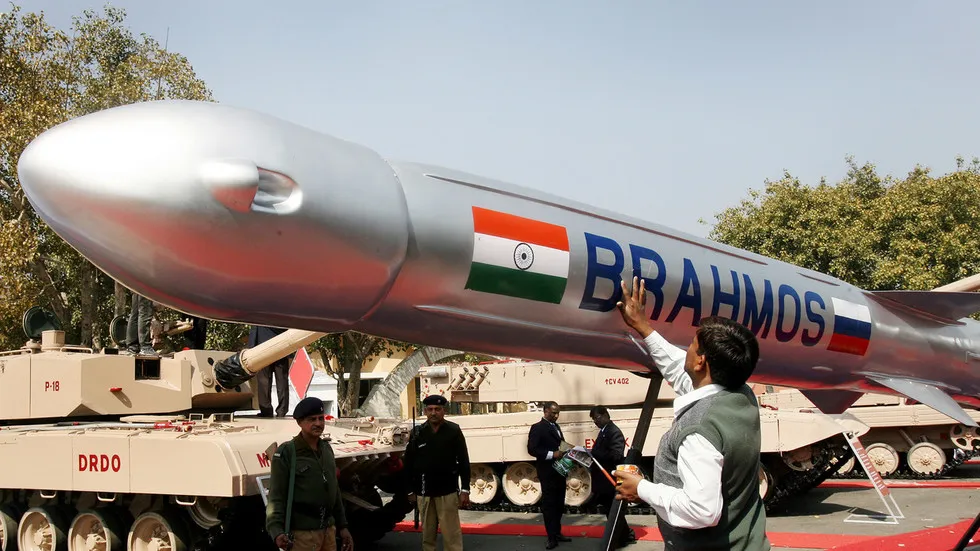 Ấn Độ có thể đề nghị một khoản vay ưu đãi với Philippines để nước này mua tên lửa BrahMos. Ảnh: AFP