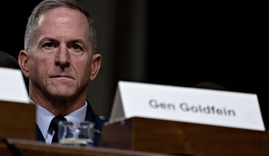 Tướng David Goldfein – Tham mưu trưởng Không quân Mỹ nói nhiệm vụ của quân đội Mỹ là tạo thuận lợi cho các ngoại giao Mỹ trong thương lượng với Trung Quốc. Ảnh: BLOOMBERG